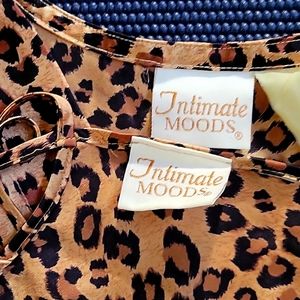 Vintage Intimate Moods Silky Satin 2 piece Sleep Set - Robe and chemise dress